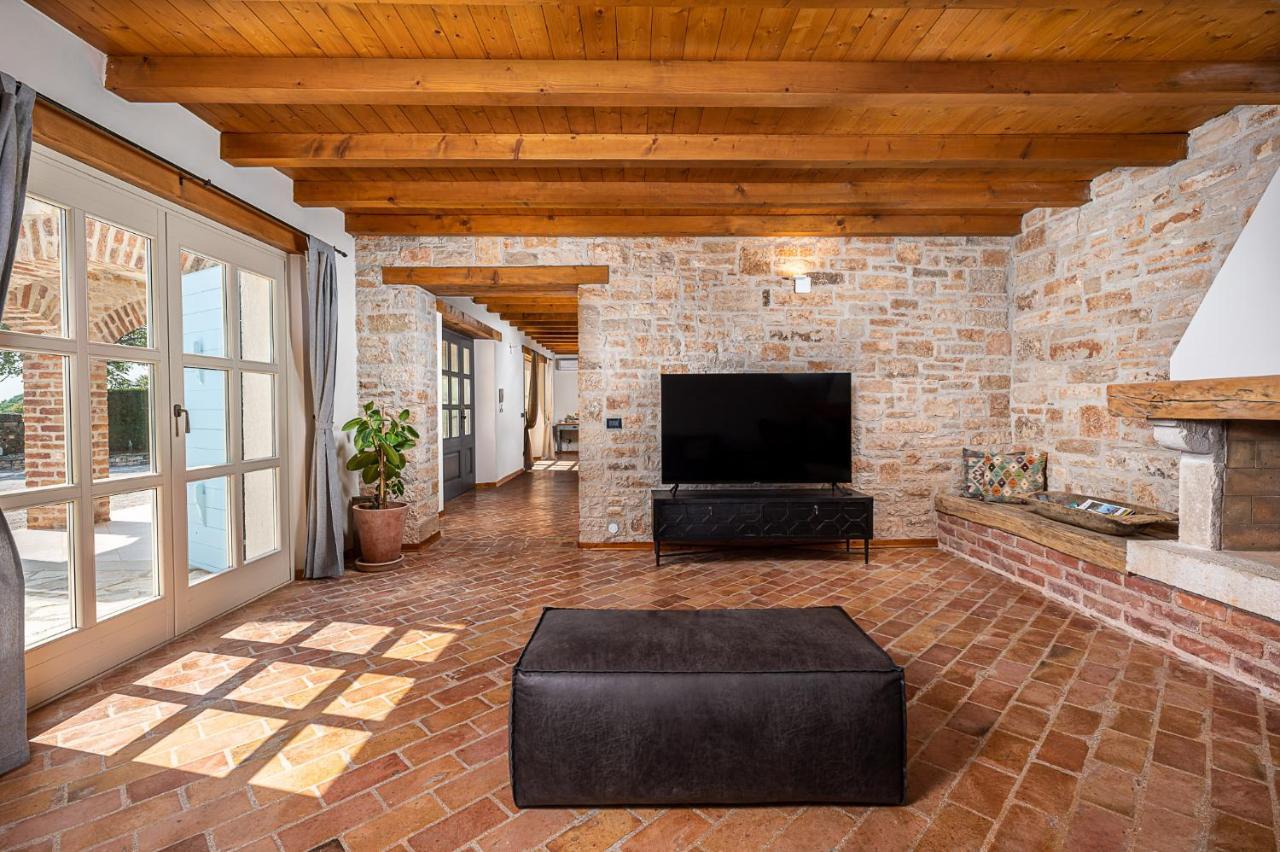 Villa Paolina With Hot Tub Višnjan Extérieur photo